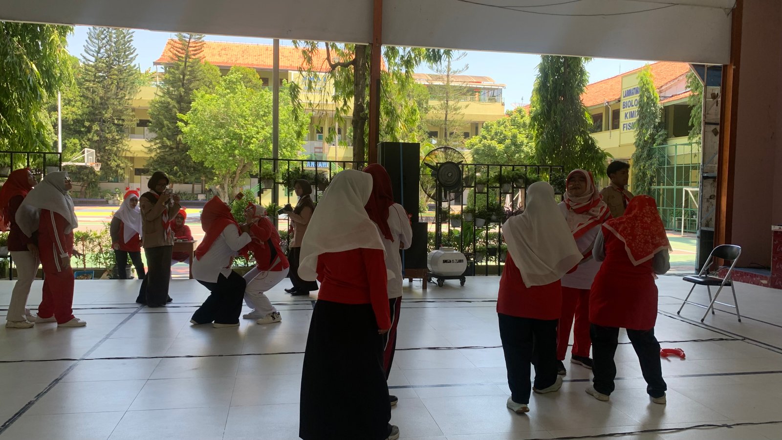 Kegiatan Dharma Wanita Persatuan SMAN Negeri 1 Slawi, Jumat, 28 Agustus 2026